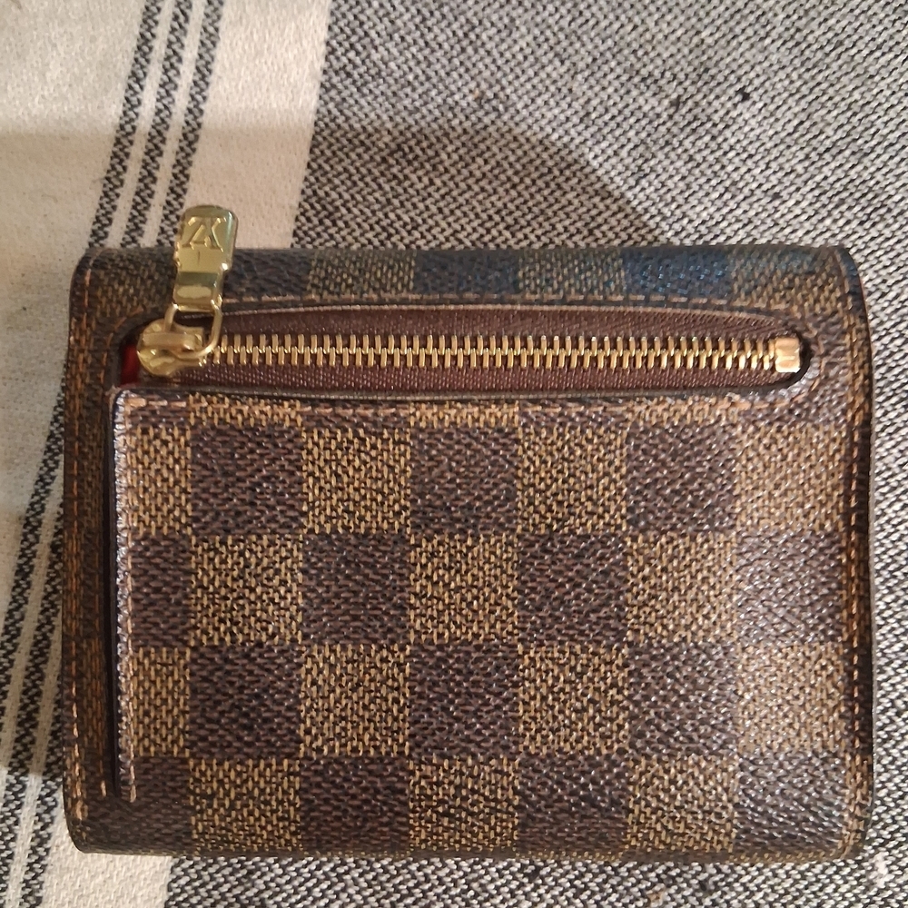 Louis - Picture 2 of 11